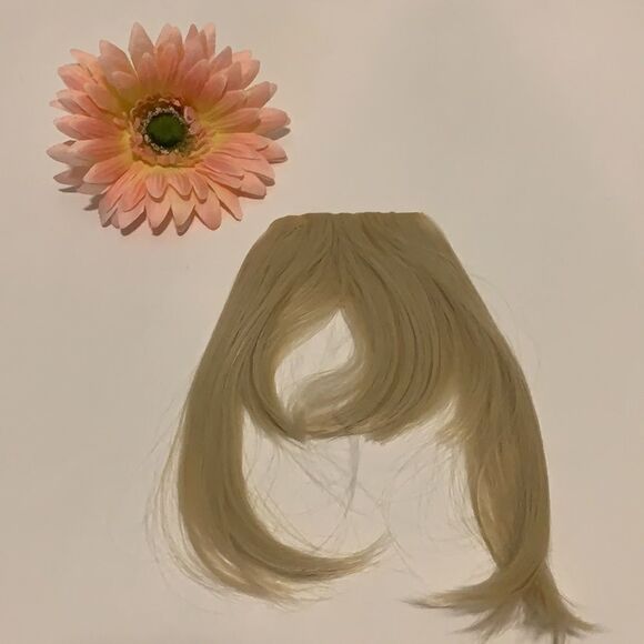 ⭐️Clip In Straight Hair Bang Fringe - Bleach Blonde⭐️ - Picture 5 of 7